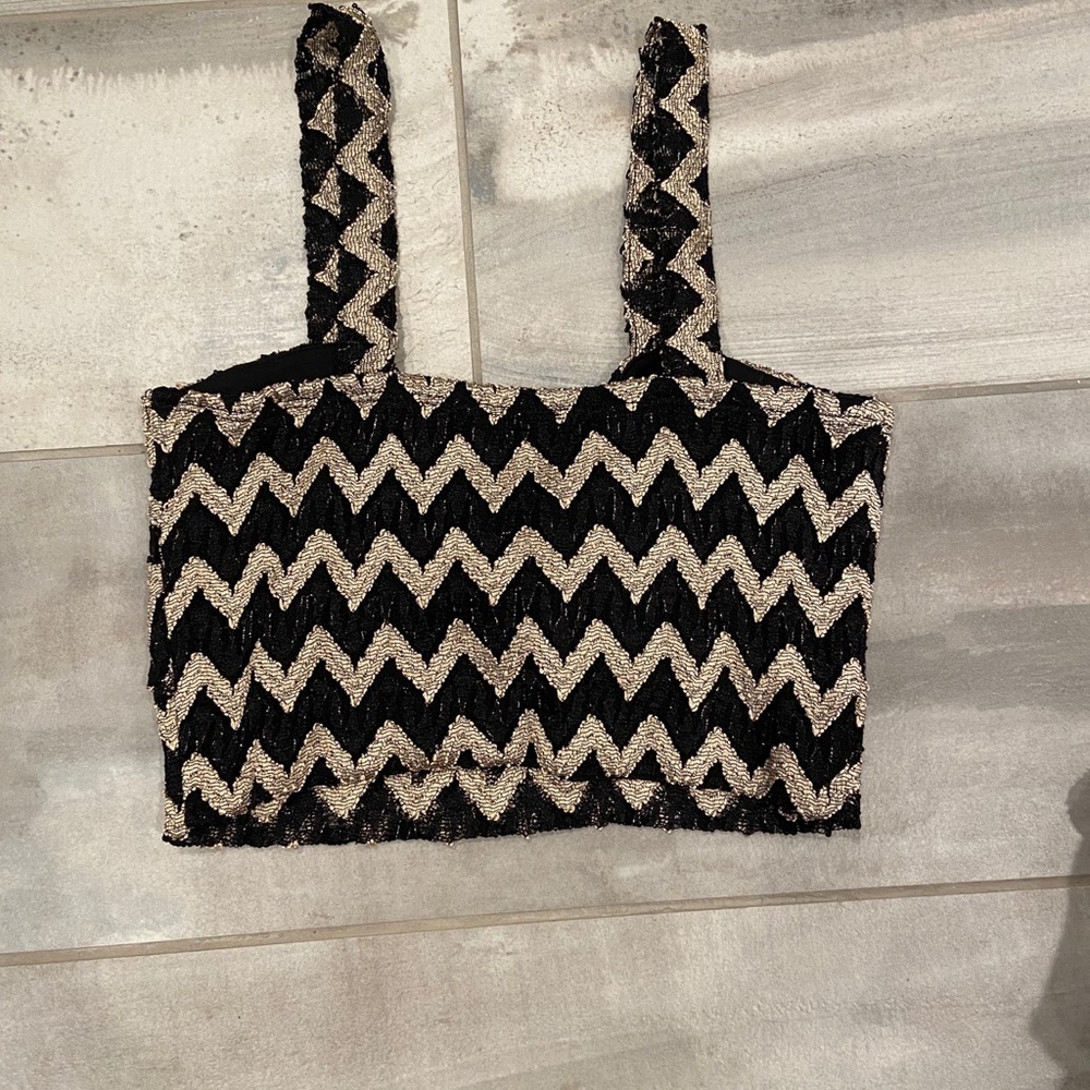Crop top - Picture 3 of 4